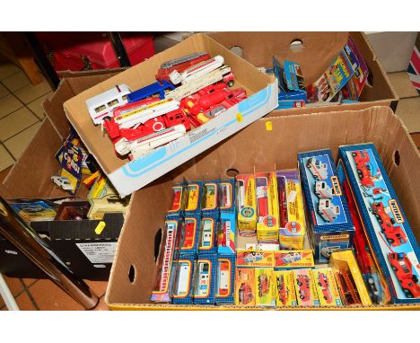 A QUANTITY OF BOXED AND UNBOXED FIRE ENGINE MODELS, Matchbox, Corgi, Corgi Juniors, Lledo 'Days Gone', Lone Star, Atlas Editi