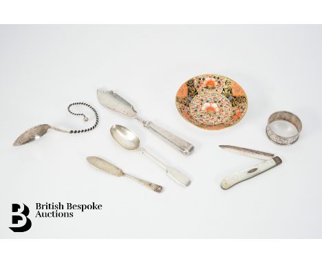 An unusual silver caddy spoon with twisted stem, approx 12 cms in length, Victorian mother of pearl and silver fruit knife, S