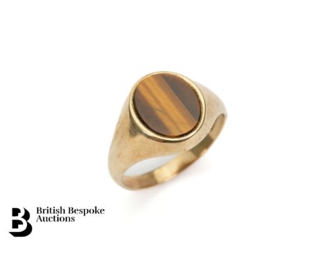 Gentleman's 9ct gold and Tigers Eye signet ring, size R, approx 5 gms.&nbsp;