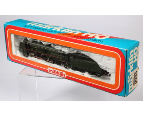 Marklin HO Gauge 3-rail Ref 3083 4-6-2 Loco and Tender ETAT green No. 231-981. Condition is Excellent Plus to Near Mint in Go