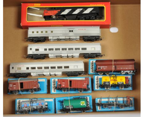 Marklin HO and Hornby Tri-ang US Outline - to include Marklin 4624, 4692 and 4695, Tri-and R.0551 Canadian National '4008', F