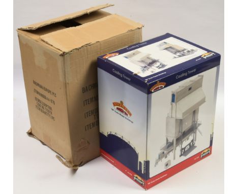Bachmann OO Gauge 44-070 Coaling Tower. Condition is Near Mint (unchecked for completeness) in Good box complete with outer m