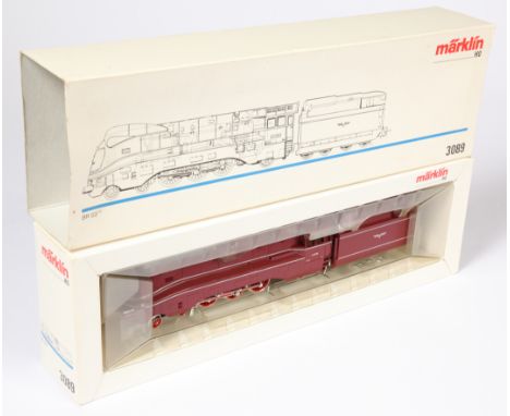 Marklin HO Gauge 3-rail Ref 3089 4-6-2 Loco and Tender Streamlined Class 03 No. 03 1055. Condition is Excellent Plus to Near 