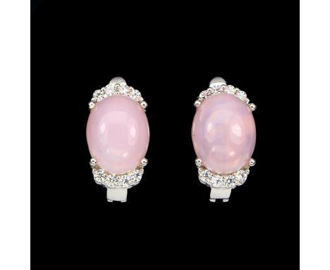 A pair of 925 silver cabochon cut pink opal set earrings. L. 1.2cm.