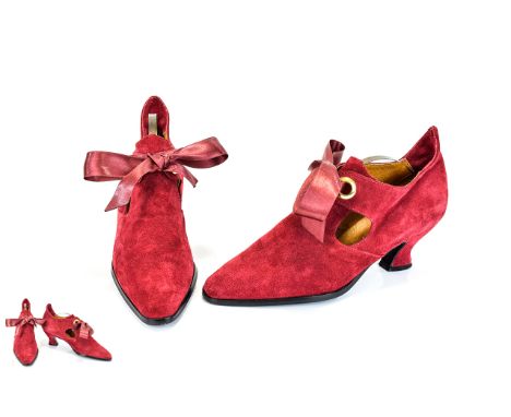 A Pair Of Ladies Vintage Shoes By Hobbs Suede Louis heeled shoes by Marilyn Anselm for Hobbs. Finished in deep berry toned su