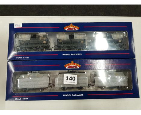 2 X BACHMANN 37-666B 14 TON TANK WAGONS ESSO BLACK