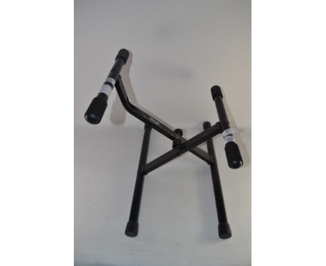 STAGG SHORT AMPLIFIER STAND