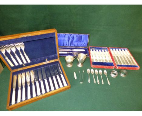 Hallmarked silver and ivorine handled fish knife and fork set in fitted case and mixed silver plated items 7ozt