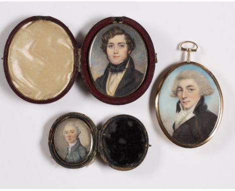 English school (late 18th/early 19th century)A miniature oval portrait of a gentleman, with powdered grey wig and black coat,