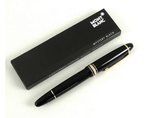 A Mont Blanc Le Grand Meisterstuck roller ball pen, with part pack of Mont Blanc refills. (2)