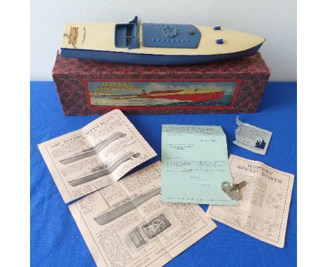 Hornby Speed Boat 3, "Gannet", tinplate clockwork in cream and blue with key, instructions sheet and original box.&nbsp;This 
