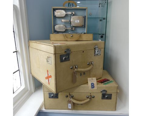 A George VI silver mounted Dressing Table Set,&nbsp;hallmarked London, 1937, including hairbrushes and hand mirror, glass jar