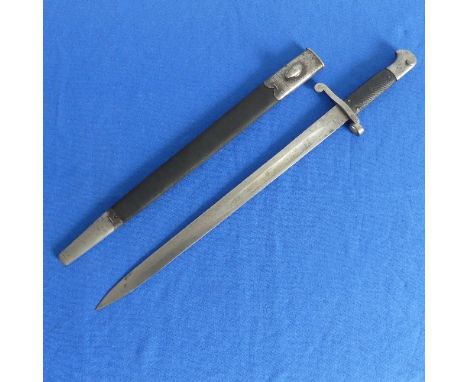 Martini Henry Bayonet, 1886, Military for Mk4 Enfield, the 46.5cm blade with various markings, in steel mounted leather scabb