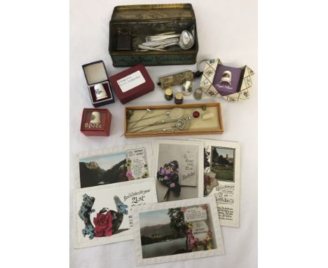 A small quantity of mixed vintage items. To include silver thimble hallmarked Chester, Jack Daniels lighter, Silver plated sp