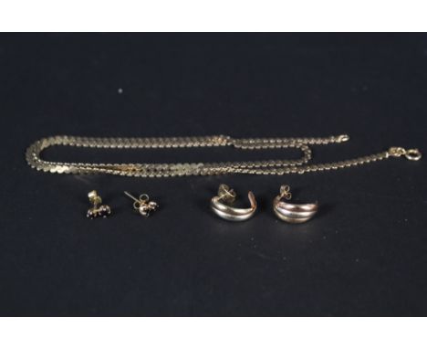 A 9ct gold wavy link chain and two pairs of 9ct gold earrings, one pair set with small sapphires