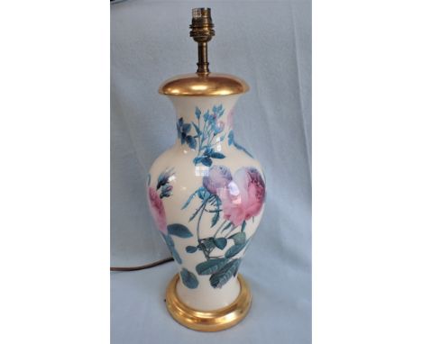 A REPRODUCTION 'POTICHOMANIE' STYLE TABLE LAMP with gilt fittings 47 cm high