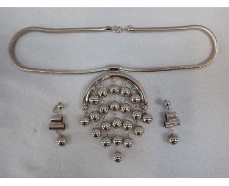 CELEBRITY, NEW YORK: A SUITE OF VINTAGE JEWELLERY 