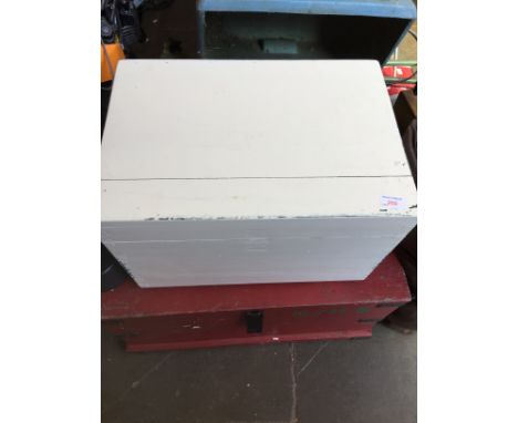 PINE WOOD TRUNK (CREAM)