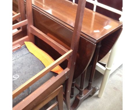 A REPRODUCTION MAHOGANY GATE LEG TABLE   HH74CM W140CM D100CM