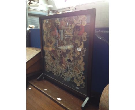 A TAPESTRY FIRE SCREEN   H74CM W70CM
