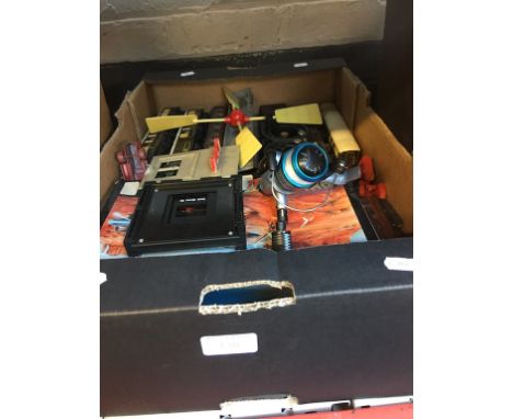 BOX OF MODEL RAILWAY ITEMS