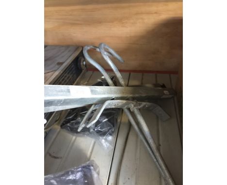 ROOF RACK LADDER CLAMPS