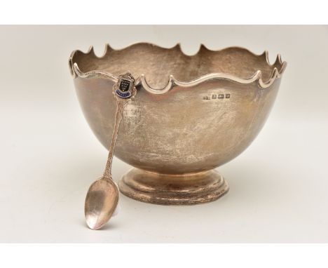 AN EARLY 20TH CENTURY SILVER PRESENTATION ROSE BOWL AND A SINGLE SPOON, wavy rim, engraving reads 'Cheshire Hunt Puppy Show 3