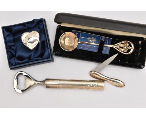 A SELECTION OF SILVER ITEMS, to include a heart shape pill box, hallmarked London, approximate gross weight 0.26 ozt, 8.3 gra