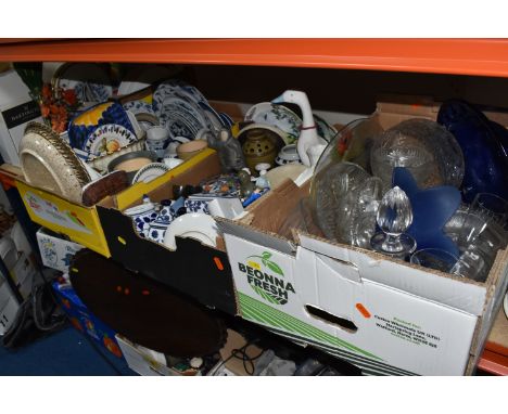 FOUR BOXES AND LOOSE MIXED CERAMICS AND GLASSWARE to include a boxed pair of Dartington flutes and a boxed pair of red wine, 