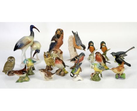 Collection of Beswick birds including blue tit, Wren and Robin x7, and 7 Goebel birds, and 4 other assorted birds (19)       