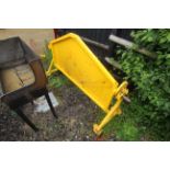 Mobile folding hydraulic test bench.