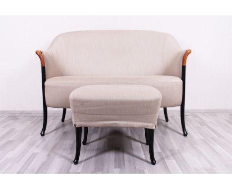 2-Sitzer Sofa "Progetti" mit Ottoman, Giorgetti, Italien, 1980er Jahre Buche, partiell ebonisiert, auf 4 geschwungenen Beinen