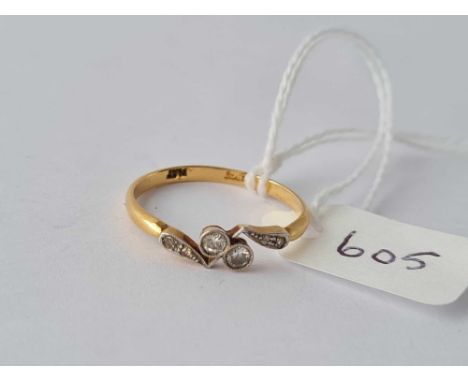 18ct Diamond crossover ring, stamped in shank, size P