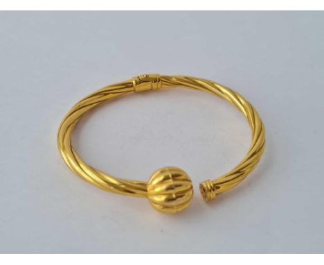 A torque hinged rope twist bangle (AF hinge) 9ct - 9 gms 