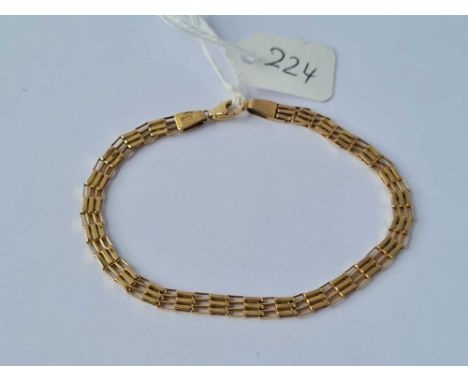 A 9ct gate link narrow bracelet 3.4g
