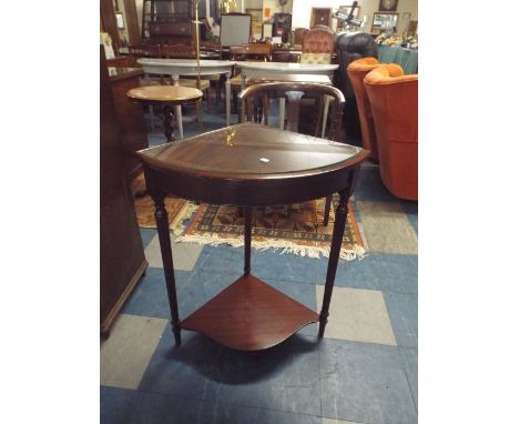 A Modern Mahogany Corner Shelf Unit with Stretcher Shelf on Reeded Supports, 63cm Wide