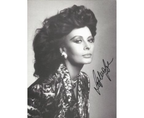 Sophia Loren signed 8 x 6 b/w portrait photo. Good Condition. All autographs are genuine hand signed and come with a Certific