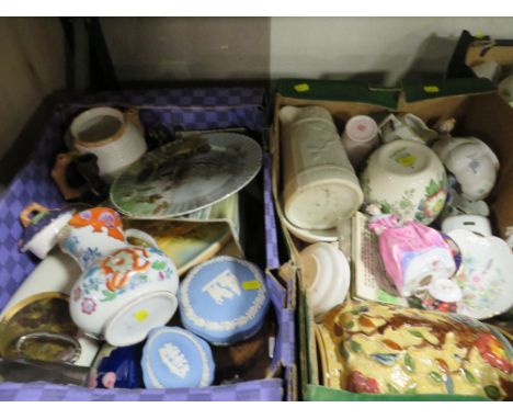 TWO TRAYS OF MIXED COLLECTABLES TO INCLUDE AYNSLEY, WEDGWOOD, ROYAL WORCESTER, ETC