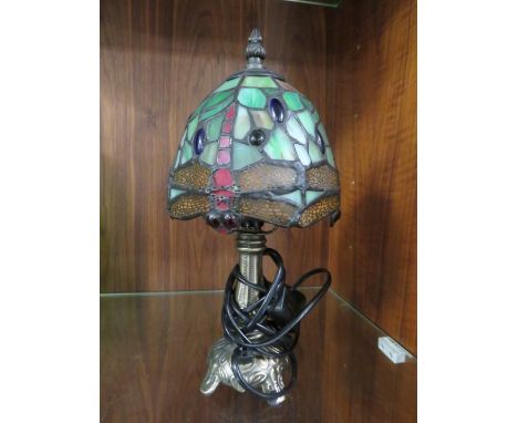 A SMALL TIFFANY STYLE TABLE LAMP