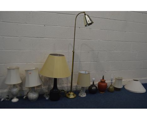 EIGHT VARIOUS TABLE LAMPS of various styles, materials and sizes, along with a brassed floor standing lamp (some Sd) (9)