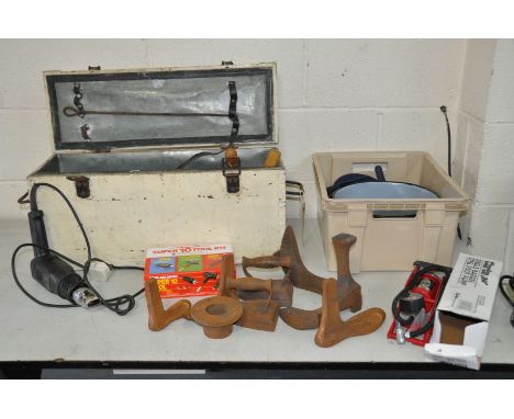 A WOODEN TOOLBOX WITH TOOLS  including a Black and Decker heat gun (untested) and a box containing Shoe lasts and an enamel p