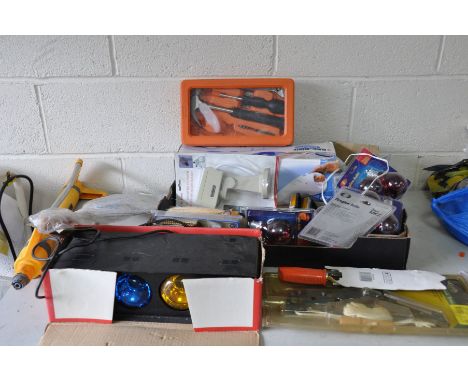 A TRAY CONTAINING HOUSEHOLD ELECTRICALS and tools including a Dustbuster (PAT pass and working) a Pulsonic disco light etc (u