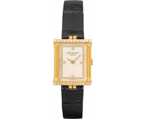 Patek PhilippeDamen-Armbanduhr "Les Grecques"Referenznr. "4632"18kt Gold; Saphirglas, champagnerfarbenes Zifferblatt mit 4 kl