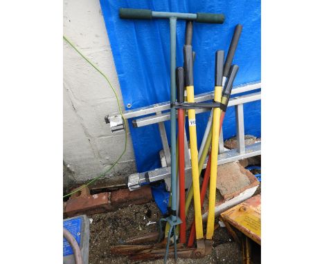 Quantity of Garden Tools 