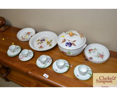 A quantity of Royal Worcester "Evesham Vale" and Alfresco china 