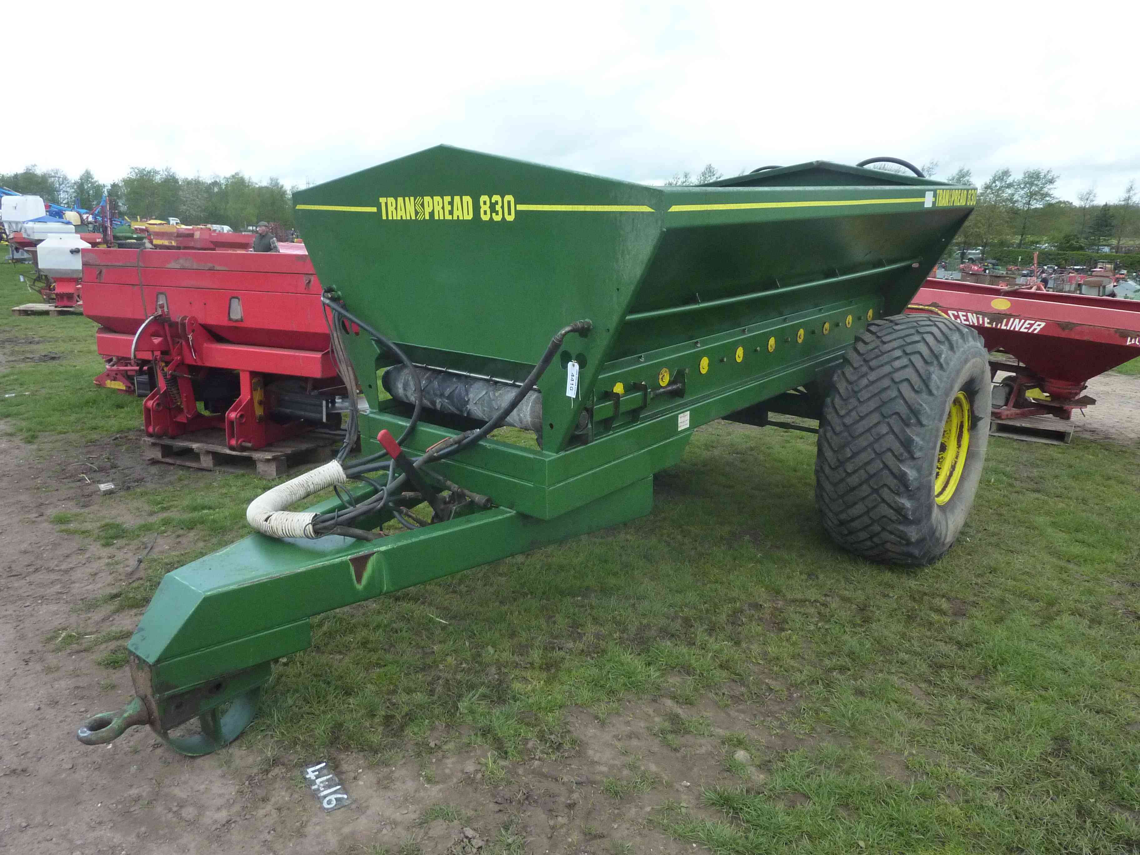 4416 Transpread 830 trailed fert/lime Spreader 4416 Transpread 830 trailed fert/lime Spreader