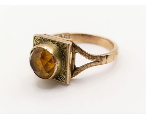 A 9ct gold and citrine ring, ring size M