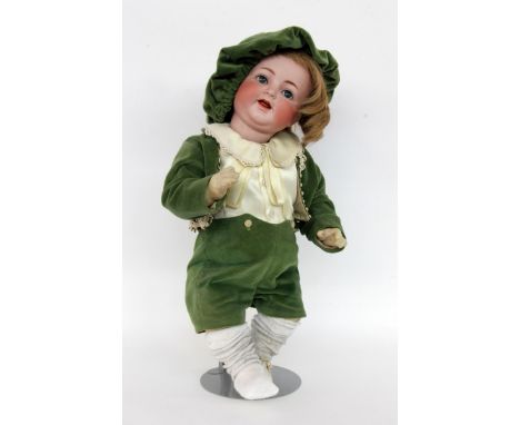 CHARAKTERPUPPEKämmer &amp; Reinhardt um 1914 Biskuit-Kurbelkopf mit Schlafaugen, off. Mund, bewegl. Zunge und blonder Perücke