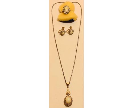 SET OF: ONE GOLD COLOURED UNMARKED WHITE OPAL AND WHITE SAPPHIRES PENDANT; ONE WHITE OPAL APPROX 3.5ct; TWELVE WHITE SAPPHIRE