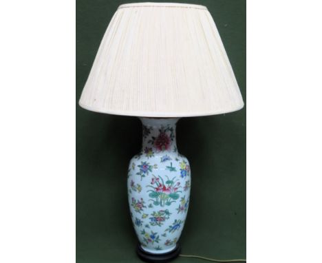 Oriental style ceramic table lamp with shade, decorated with butterflies floral swags. Approx. 46cms H
used not tested